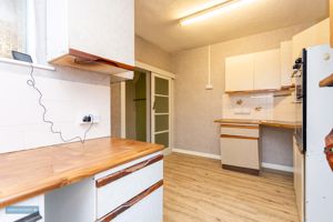 Kitchen/Breakfast Room- click for photo gallery